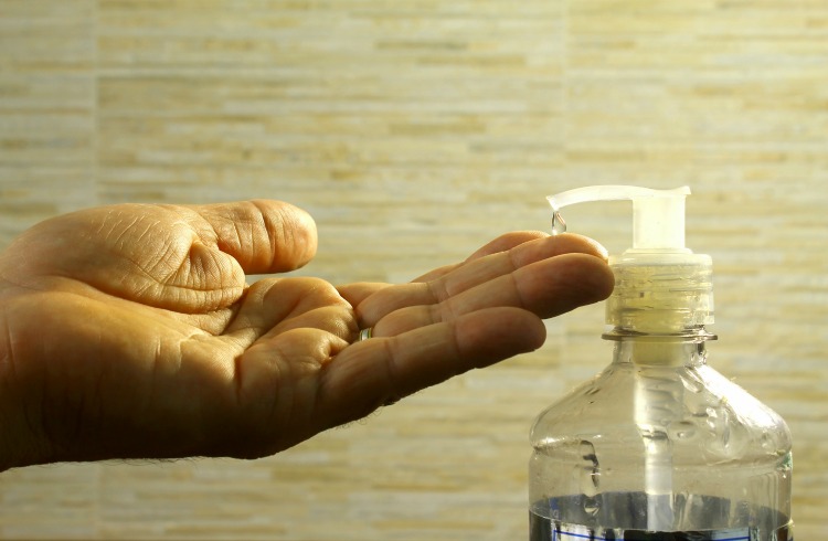 17 brilliant ways to use Dawn dish soap